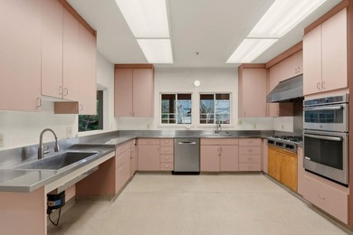 Unique two-building property offering flexibility for a variety - photo 44