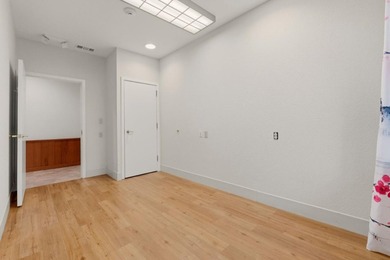 Unique two-building property offering flexibility for a variety - photo 52