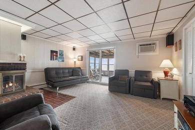 Year-round Lake Winnebago cottage with 70' of frontage on a 0 - photo 6