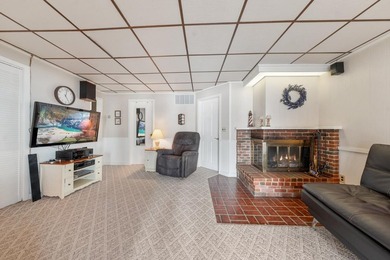 Year-round Lake Winnebago cottage with 70' of frontage on a 0 - photo 8
