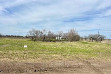 Lake Acreage Sale Pending in Dawson, Texas