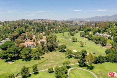 Live on the 8th Hole Fully Remodeled Luxury Condo Golf Course - photo 2