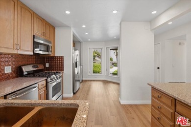 Live on the 8th Hole Fully Remodeled Luxury Condo Golf Course - photo 10