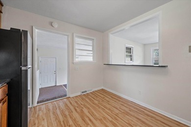 Welcome home to this well-cared-for brick beauty in the heart of - photo 16