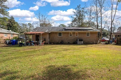 Welcome home to this well-cared-for brick beauty in the heart of - photo 33