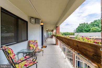 ****JUST LISTED*** FABULOUS 1 BEDROOM AND 1 FULL BATHROOM WITH 1 - photo 3