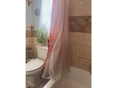 Legal Duplex converted into a SFH. Very Well Maintained SFH - photo 8