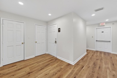 Exceptional investment and owner-user opportunity in the heart - photo 42