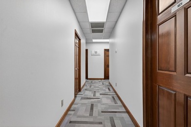 Exceptional investment and owner-user opportunity in the heart - photo 48
