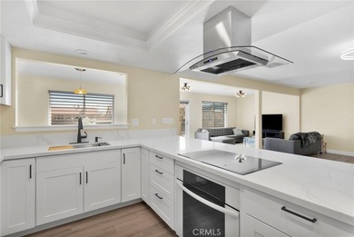 5 beds ** 2076 sq ft ** Fully Renovated **OWNED SOLAR *** that - photo 3