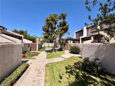Corner unit with only one common wall located within a well - photo 4