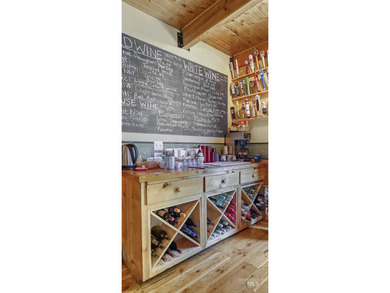 The Bear Bottom Inn is a fully equipped restaurant bar with - photo 16