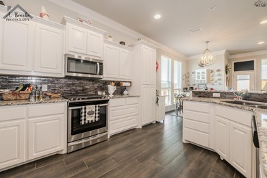 Home is priced below CAD value. Beautiful three bedroom, 2 bath - photo 19