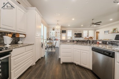 Home is priced below CAD value. Beautiful three bedroom, 2 bath - photo 20
