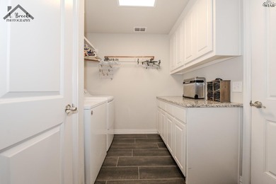 Home is priced below CAD value. Beautiful three bedroom, 2 bath - photo 22