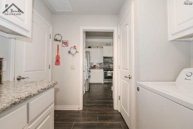 Home is priced below CAD value. Beautiful three bedroom, 2 bath - photo 24