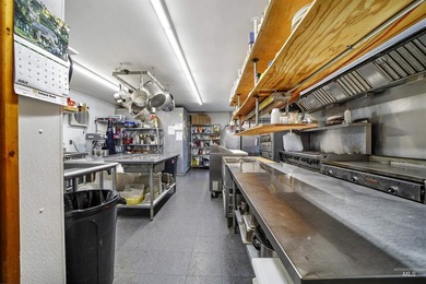 The Bear Bottom Inn is a fully equipped restaurant bar with - photo 28