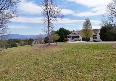 Experience mountain living at its finest with this 4 bedroom, 3 - photo 1