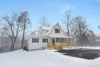 Congers Lake Home For Sale in Valley Cottage New York