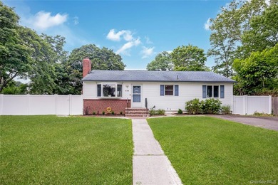 Beautifully Maintained and Updated 2 Bedroom Ranch with Open - photo 1