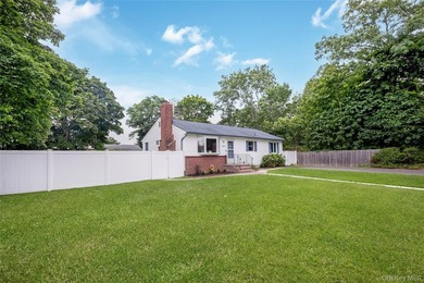 Beautifully Maintained and Updated 2 Bedroom Ranch with Open - photo 2