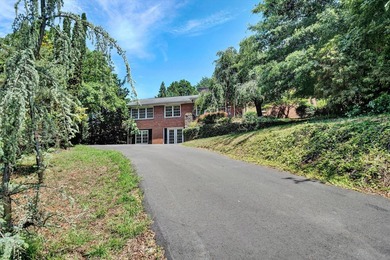 Located in the beautiful South Roanoke area listed at a very - photo 2