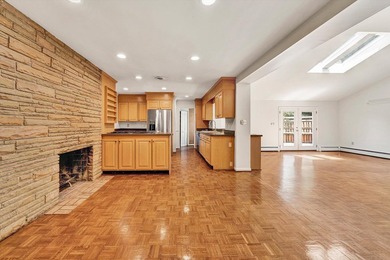 Located in the beautiful South Roanoke area listed at a very - photo 10
