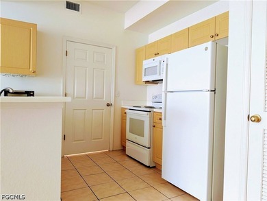 Welcome to 9025 Colby Drive, Investor special!This 1BR/1BA condo - photo 3