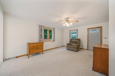 Spacious 2 story 5 bedroom home on .33 acres. Featuring 2 - photo 5