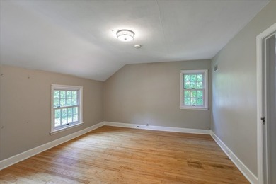 Grand Two-Story Home in Desirable Oakwood Heights! Welcome home - photo 22