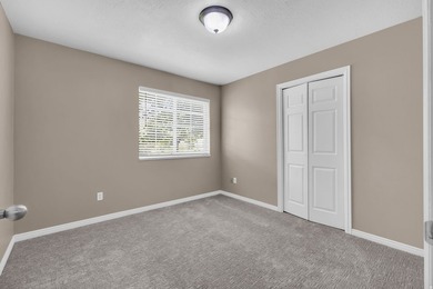 *BRAND NEW* Carpet, Vinyl and Kitchen Appliances! Great location - photo 22
