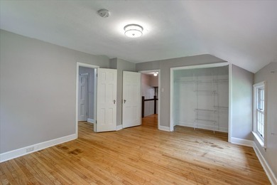 Grand Two-Story Home in Desirable Oakwood Heights! Welcome home - photo 23