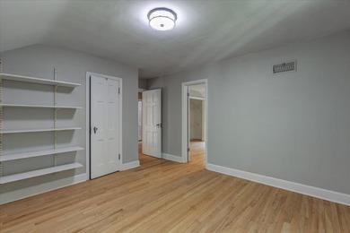 Grand Two-Story Home in Desirable Oakwood Heights! Welcome home - photo 24