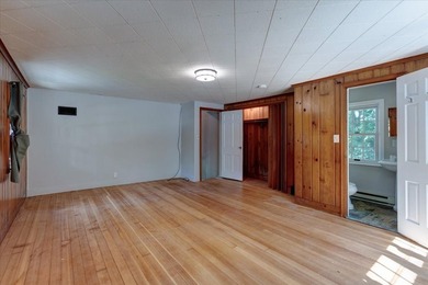 Grand Two-Story Home in Desirable Oakwood Heights! Welcome home - photo 31