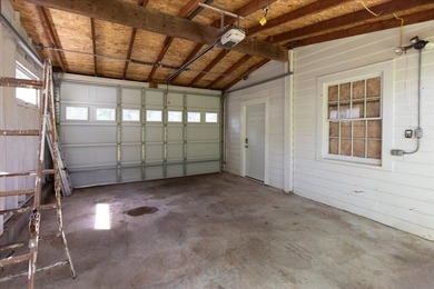 Grand Two-Story Home in Desirable Oakwood Heights! Welcome home - photo 41
