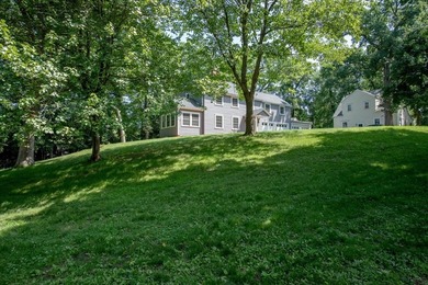 Grand Two-Story Home in Desirable Oakwood Heights! Welcome home - photo 45