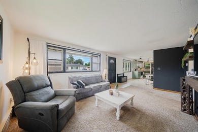 charming 3 bedroom 2 bath ranch home centrally located to school - photo 2