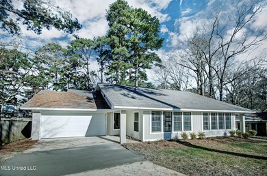 Lake Townhome/Townhouse Sale Pending in Brandon, Mississippi