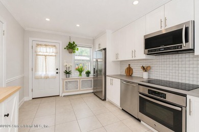 Welcome to this beautifully renovated single-family detached - photo 12