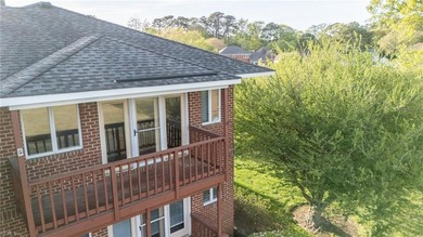 Beautifully updated condo in the sought-after Cypress Point - photo 3
