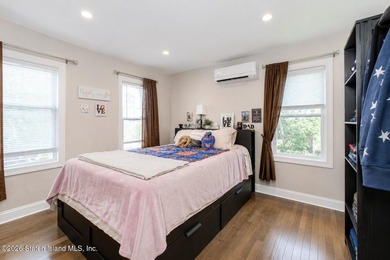 Welcome to this beautifully renovated single-family detached - photo 16