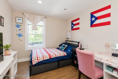 Welcome to this beautifully renovated single-family detached - photo 17