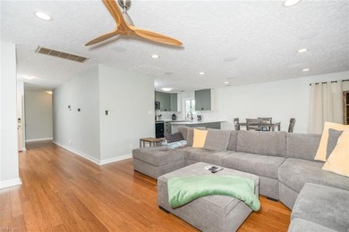 Beautifully updated condo in the sought-after Cypress Point - photo 9