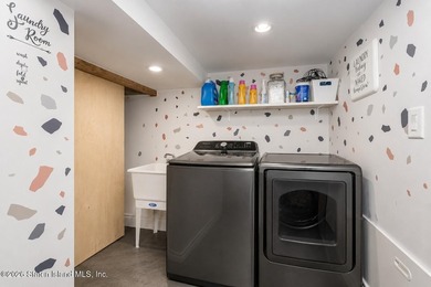 Welcome to this beautifully renovated single-family detached - photo 23