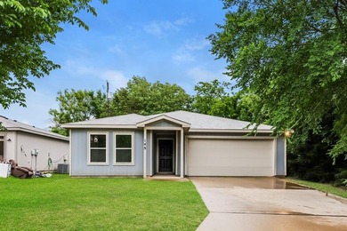 Cedar Creek Lake Home For Sale in Gun Barrel City Texas