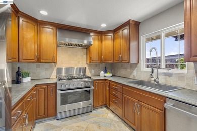 Incredible 3 bed 1 bath home on a 6,500 sq ft pie-shaped - photo 8