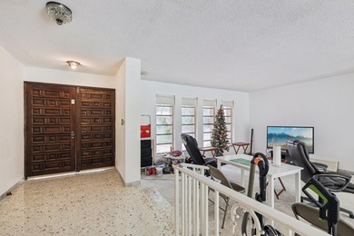 Unique opportunity in Morningside. Large lot. Near downtown - photo 4
