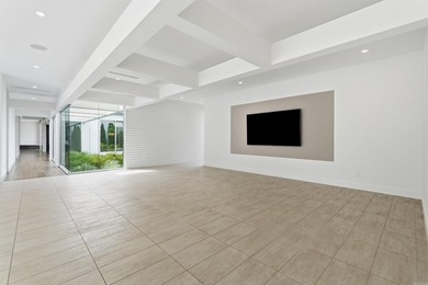 An extraordinary one-level estate in the prestigious gated - photo 24