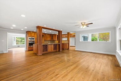 Gorgeous, Colonial style home with 4-bedrooms, 4.5 bathrooms - photo 8