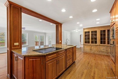 Gorgeous, Colonial style home with 4-bedrooms, 4.5 bathrooms - photo 9